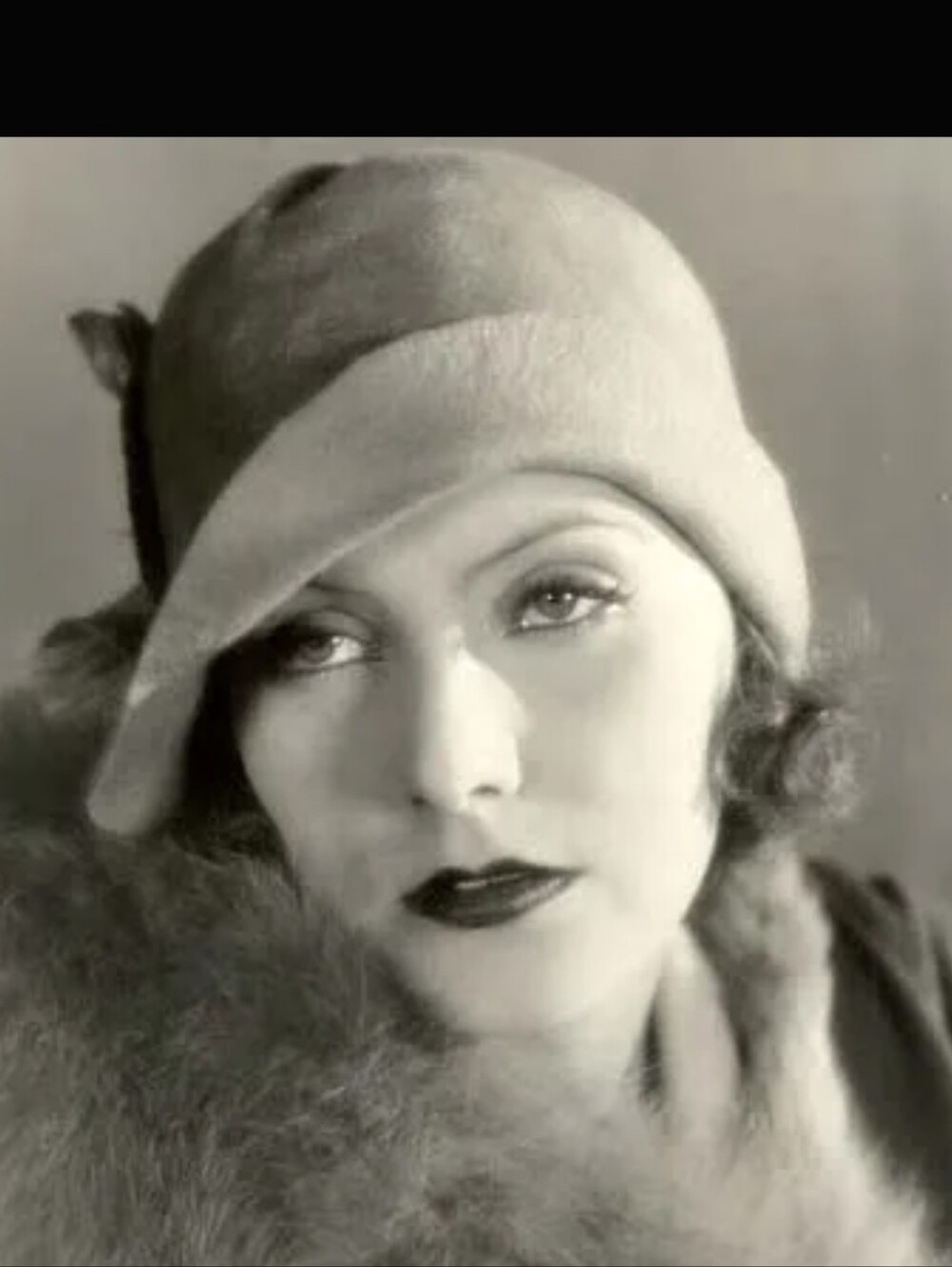🌟NWTVintage 1930s 100% Wool Cloche Hat Galliano